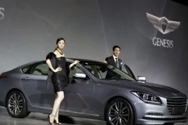 Hyundai chính thức giới thiệu mẫu Genesis hoàn toàn mới