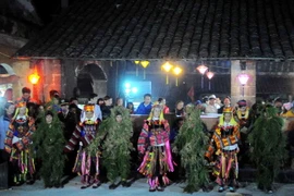 Tái hiện cuộc sống của người Mông tại nhà Vua Mèo