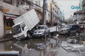 Video Philippines tiếp tục cứu trợ nạn nhân bão Haiyan