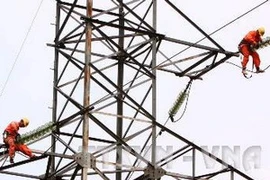 Sửa chữa đường điện cao thế (Ảnh chỉ có tính minh họa)