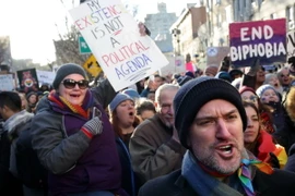 Biểu tình phản đối sắc lệnh của Tổng thống Trump tại New York ngày 4/2. (Nguồn: AFP/TTXVN)