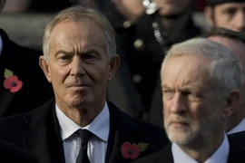 Cựu Thủ tướng Anh Tony Blair (trái) trong một sự kiện ở thủ đô London ngày 13/11/2016. (Nguồn: AFP/TTXVN)
