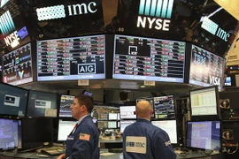Hoạt động giao dịch tại sàn chứng khoán New York, Mỹ ngày 6/1. (Nguồn: THX/TTXVN)