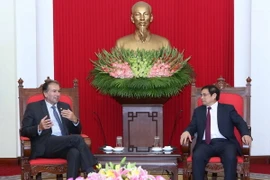 Ủy viên Bộ Chinh trị, Trưởng Ban Tổ chức Trung ương Phạm Minh CHính tiếp Chủ tịch Đảng Đề xuất Cộng hòa Argentina (PRO) Umbecto Xchiavoni. (Ảnh: Phương Hoa/TTXVN)