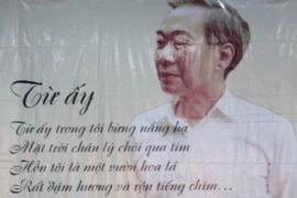 Tố Hữu và bài thơ "Từ ấy." (Nguồn: Internet).