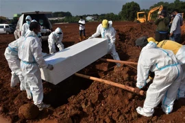 Số ca tử vong do dịch COVID-19 tại Indonesia tăng mạnh trở lại