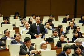 Đại biểu Quốc hội tỉnh Hải Dương Hoàng Quốc Thưởng phát biểu. (Ảnh: Dương Giang/TTXVN)