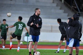AFF Cup: Thái Lan quyết đánh bại Singapore để giành ngôi đầu bảng A