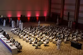 Các thành viên phái đoàn Taliban tại phiên khai mạc đàm phán hòa bình với đại diện Chính phủ Afghanistan ở Doha, Qatar ngày 12/9/2020. (Ảnh: AFP/TTXVN)