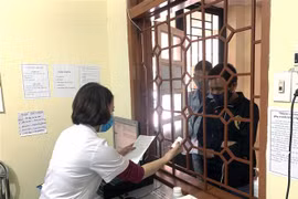 Việt Nam phát hiện hơn 12.000 người nhiễm mới HIV mỗi năm