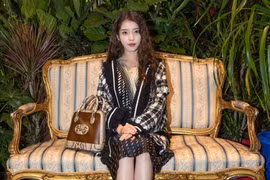 Khánh Linh, Quỳnh Anh Shyn đụng hàng nguyên set Gucci với IU