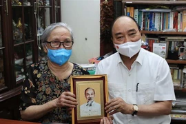 Chủ tịch nước Nguyễn Xuân Phúc tri ân các nhà báo lão thành