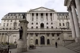Quang cảnh Ngân hàng Trung ương Anh tại London. (Ảnh: AFP/TTXVN)