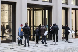 Các nước châu Âu tăng cường biện pháp ngăn chặn làn sóng dịch mới