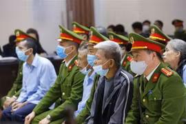 [Video] Hà Nội: Xét hỏi 6 bị cáo có đơn kháng cáo trong vụ Đồng Tâm