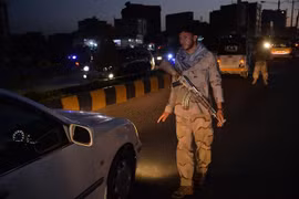 Reuters: Nhiều binh sỹ Afghanistan muốn tị nạn ở Pakistan