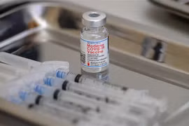 Vaccine Pfizer, Moderna, J&J vẫn phản ứng miễn dịch mạnh sau 8 tháng