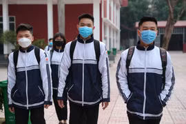 Học sinh Nghệ An trở lại trường sau thời gian học trực tuyến