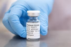 Một loại vắcxin phòng COVID-19. (Ảnh: AFP/TTXVN)