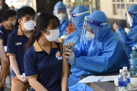 Gần 792.000 trẻ từ 12-17 tuổi tại Hà Nội sẽ được tiêm vaccine COVID-19