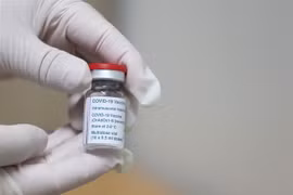 Vaccine ngừa COVID-19 của AstraZeneca. (Ảnh: Yonhap/TTXVN)