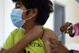 Australia kêu gọi Pfizer nộp hồ sơ tiêm vaccine COVID-19 cho trẻ em