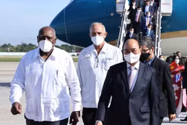 [Photo] Hình ảnh Chủ tịch nước Nguyễn Xuân Phúc đặt chân tới Cuba