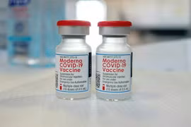 Moderna chậm cung ứng vaccine COVID-19 cho các nước bên ngoài Mỹ 