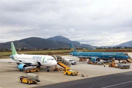 [Video] Giá vé hàng loạt chặng bay thị trường nội địa chạm đáy