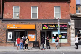 Lạm phát tại Canada vọt lên mức cao nhất trong gần 20 năm qua