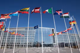 Phản ứng của NATO sau thông báo đóng cửa phái bộ ngoại giao Nga