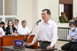 Tòa quyết định hoãn phiên phúc thẩm do bị cáo Vũ Huy Hoàng vắng mặt