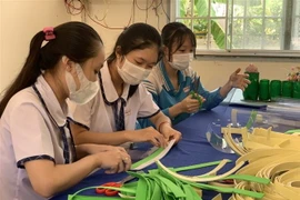 Người Cần Thơ chung tay hỗ trợ tuyến đầu chống dịch COVID-19