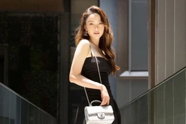 Minh Hằng, Hồ Ngọc Hà diện đồ đen trắng cực sang chảnh 