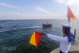 Củng cố môi trường hòa bình, ổn định, giữ vững độc lập, chủ quyền