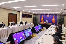 Thủ tướng Nguyễn Xuân Phúc và Đoàn đại biểu Việt Nam tại điểm cầu Hà Nội. (Ảnh: Thống Nhất/TTXVN)