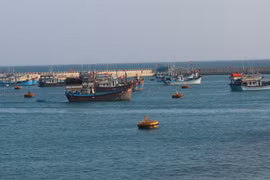 Tàu cá của ngư dân Việt Nam vươn khơi khai thác hải sản. (Ảnh: TTXVN)