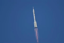 Các nhà khoa học Trung Quốc chế tạo vật liệu mới cho bề mặt tàu vũ trụ