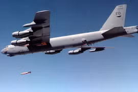 Máy bay ném bom B-52H Stratofortress của Mỹ. (Ảnh: AFP/TTXVN)