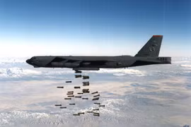 Mỹ điều máy bay B-52 không kích lực lượng Taliban tại Afghanistan