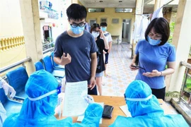 [Video] Hà Nội yêu cầu 4 bệnh viện tiếp nhận bệnh nhân COVID-19