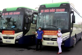 Hình ảnh đưa những công dân ở giữa tâm dịch về các địa phương