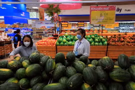 Siêu thị Co.opmart hỗ trợ tiêu thụ dưa hấu cho người dân Bắc Giang. (Ảnh: Phan Tuấn Anh/TTXVN)