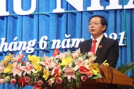 Ông Hồ Quốc Dũng phát biểu khai mạc Kỳ họp thứ Nhất, Hội đồng Nhân dân tỉnh Bình Định khóa XIII, nhiệm kỳ 2021-2026. (Ảnh: Phạm Kha/TTXVN)