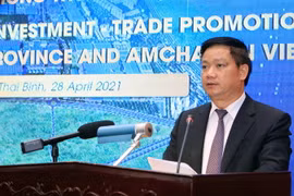 Chủ tịch UBND tỉnh Thái Bình Nguyễn Khắc Thận phát biểu tại buổi tọa đàm. (Ảnh: Thế Duyệt/TTXVN)