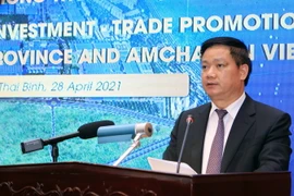 Chủ tịch UBND tỉnh Thái Bình Nguyễn Khắc Thận phát biểu tại buổi tọa đàm. (Ảnh: Thế Duyệt/TTXVN)