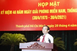 [Photo] Họp mặt cán bộ, chiến sỹ cách mạng và Mẹ Việt Nam Anh hùng