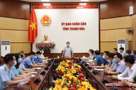 Chủ tịch UBND tỉnh Thanh Hóa Đỗ Minh Tuấn yêu cầu nêu cao tinh thần cảnh giác, tuyệt đối không chủ quan, lơ là; chủ động, linh hoạt trong phòng, chống dịch. (Ảnh: Hoa Mai/TTXVN )