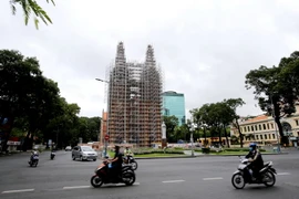 Khu vực Nhà thờ Đức Bà, quận 1 khá văng vẻ. (Ảnh: Thành Chung/TTXVN)