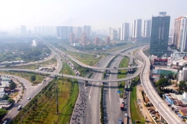 [Photo] Giao thông đô thị TP.HCM kết nối với các tỉnh thành sau 46 năm